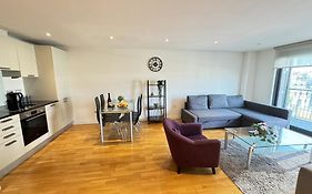 Cosy Modern Tower Bridge Apartment